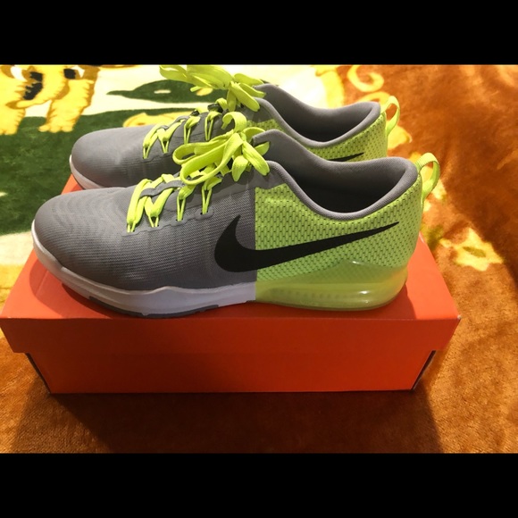 Nike - Picture 1 of 3